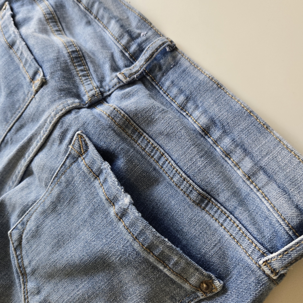 Kensie The Effortless Skinny Crop Light Blue Skinny Jeans - Picture 13 of 14